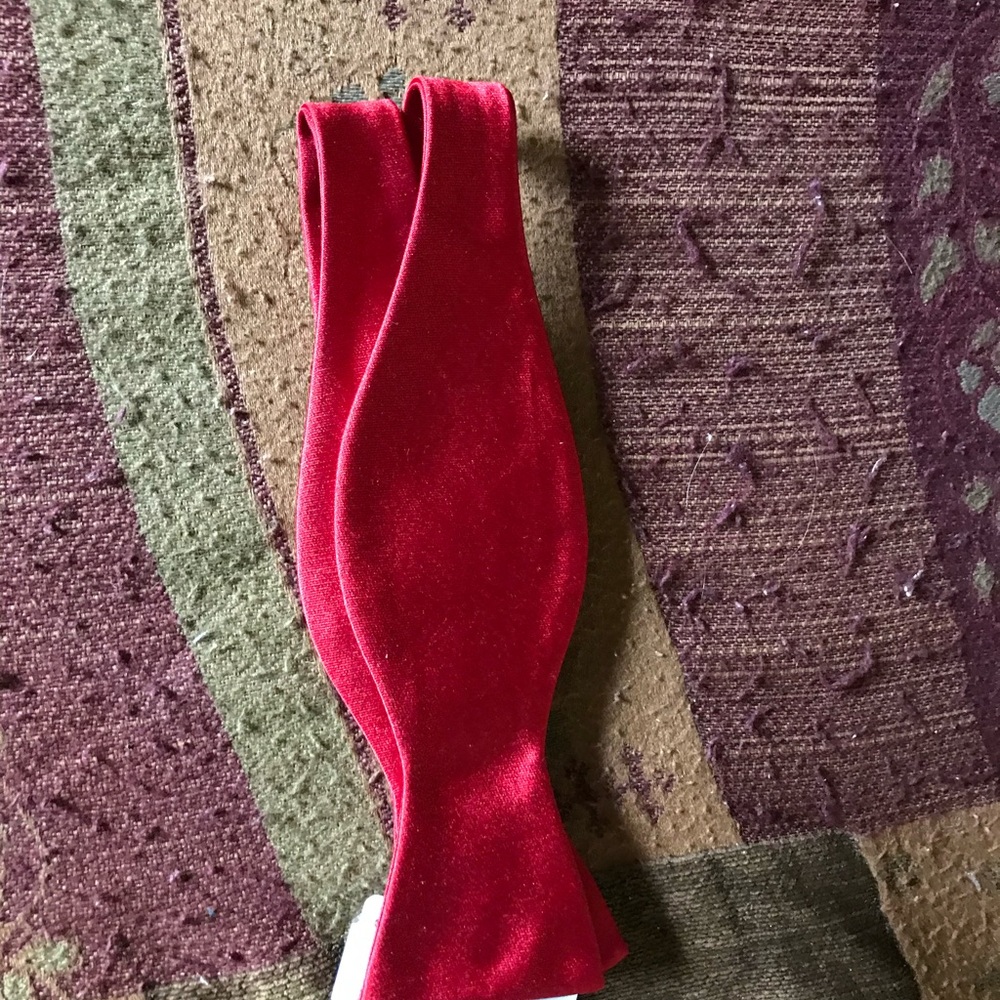 Bow tie